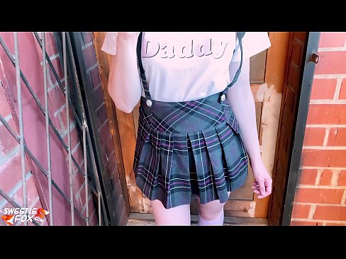 ❤️ A menina da escola chupa profundamente a piça e fode em vez de aulas. ❤️❌ Porno real vídeo em nós ❌️