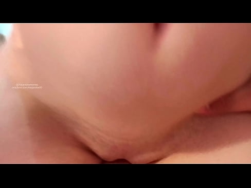 ❤️ Dormindo no quarto da minha irmã e foi assim que acordei ❤️❌ Porno real vídeo em nós ❌️