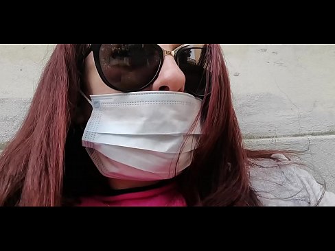 ❤️ Nicoletta se vinga de seu vizinho e faz xixi em sua garagem (Especial Covid19 Quarentena Italiana) ❤️❌ Porno real vídeo em nós ❌️