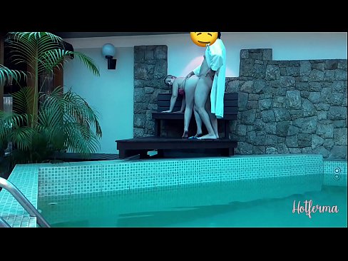 ❤️ Chefe convida empregada para a piscina, mas não conseguiu resistir a um ❤️❌ Porno real vídeo em nós ❌️